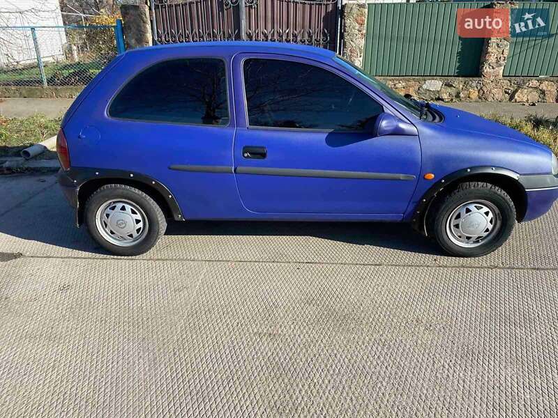 Хетчбек Opel Corsa 1999 в Первомайську