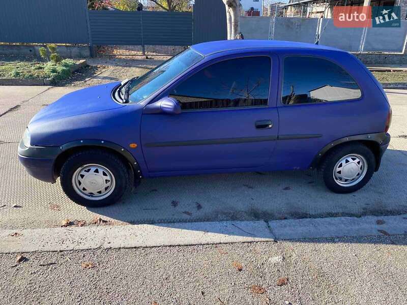 Хетчбек Opel Corsa 1999 в Первомайську