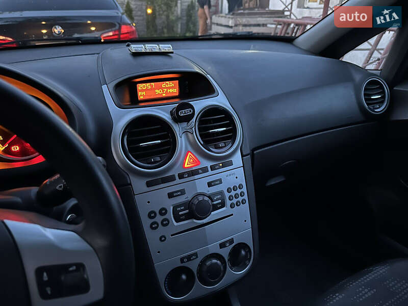 Хетчбек Opel Corsa 2012 в Вінниці