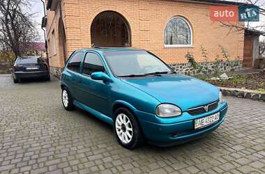 Хэтчбек Opel Corsa 1995 в Лысянке