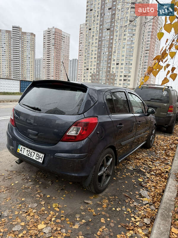 Хэтчбек Opel Corsa 2007 в Киеве