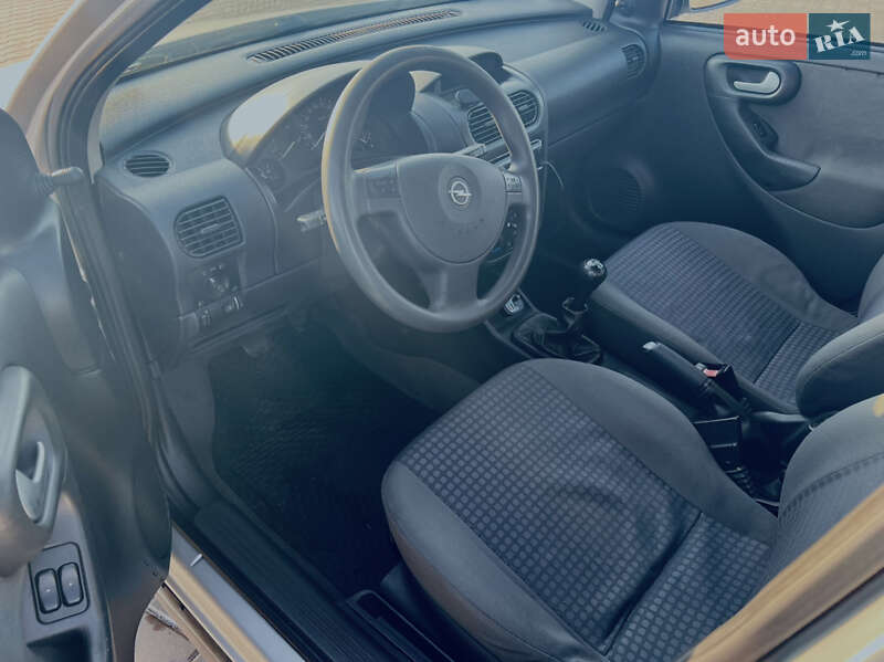 Хэтчбек Opel Corsa 2002 в Одессе