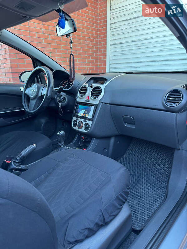 Хэтчбек Opel Corsa 2007 в Измаиле