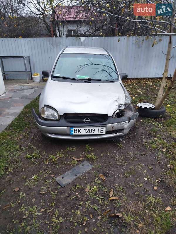 Хетчбек Opel Corsa 1998 в Рівному