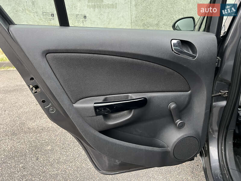 Хетчбек Opel Corsa 2010 в Києві