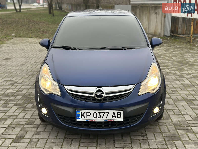 Хетчбек Opel Corsa 2012 в Запоріжжі