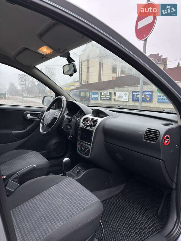Хэтчбек Opel Corsa 2005 в Тернополе