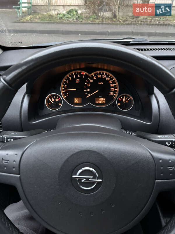 Хэтчбек Opel Corsa 2005 в Тернополе