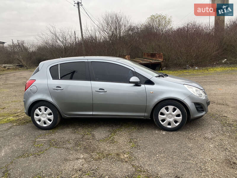 Хетчбек Opel Corsa 2011 в Коломиї
