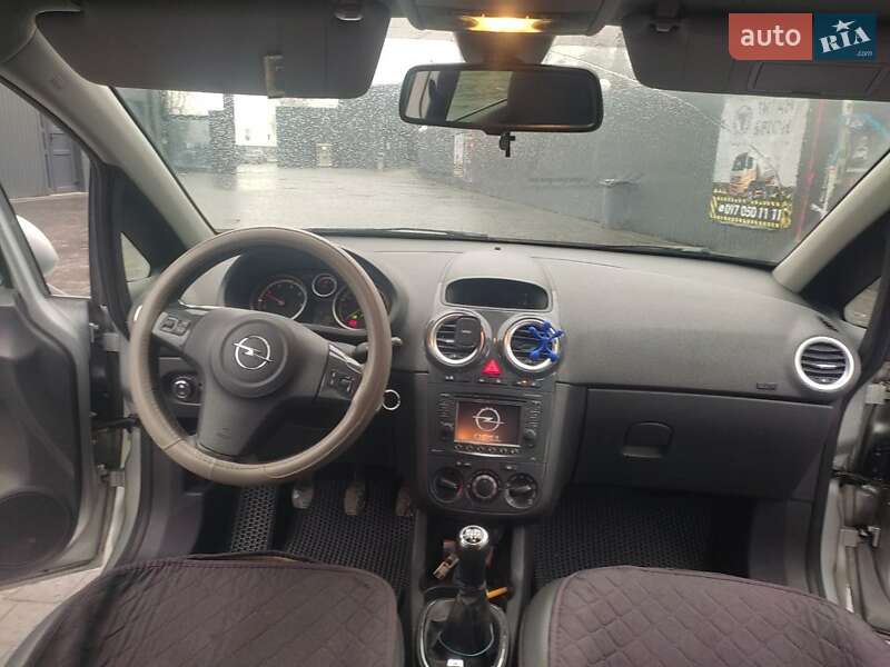 Хетчбек Opel Corsa 2012 в Івано-Франківську