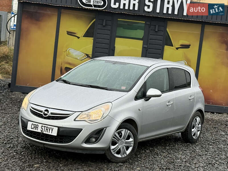 Хэтчбек Opel Corsa 2011 в Стрые