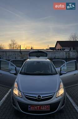 Хэтчбек Opel Corsa 2011 в Нововолынске