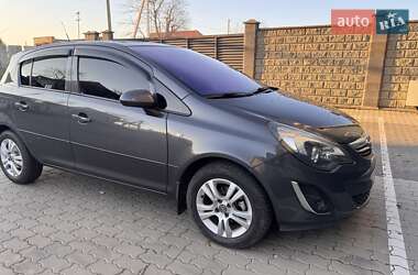 Хэтчбек Opel Corsa 2011 в Ужгороде