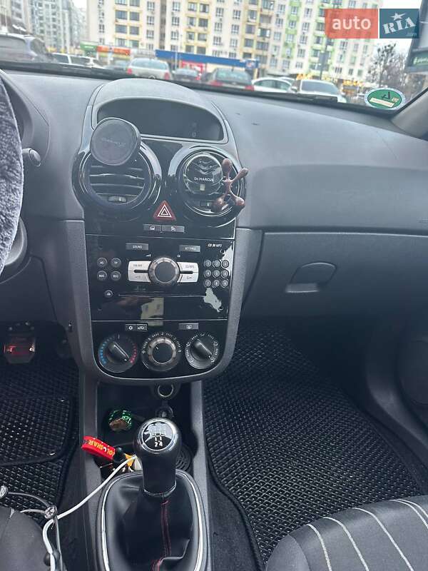 Хетчбек Opel Corsa 2010 в Софіївській Борщагівці фото 8 Хетчбек Opel Corsa 2010 в Софіївській Борщагівці