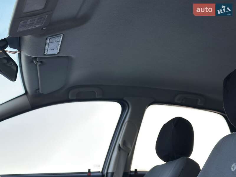 Хэтчбек Opel Corsa 2006 в Надворной