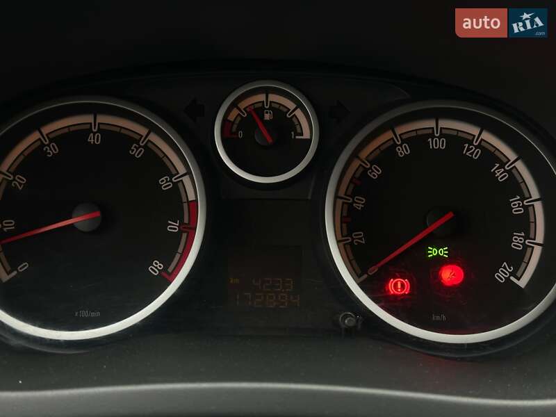 Хэтчбек Opel Corsa 2014 в Сумах