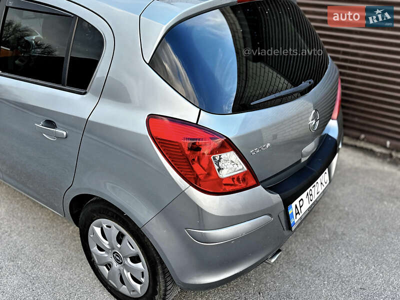 Хэтчбек Opel Corsa 2011 в Запорожье