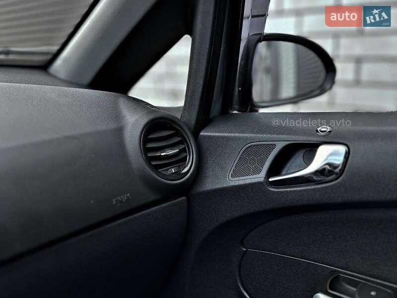 Хэтчбек Opel Corsa 2011 в Запорожье