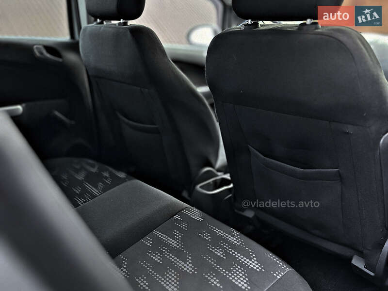 Хэтчбек Opel Corsa 2011 в Запорожье