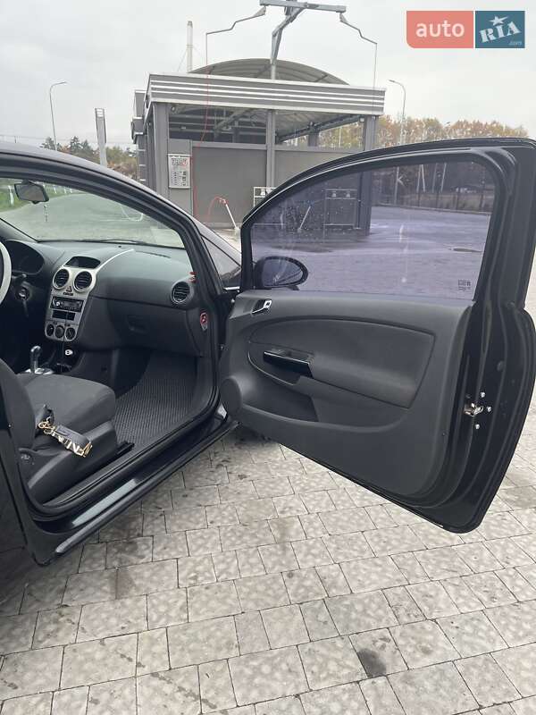 Хэтчбек Opel Corsa 2008 в Львове