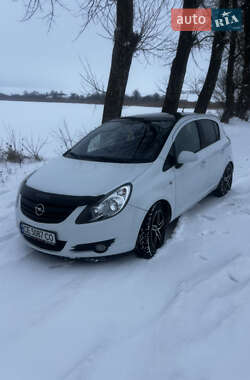 Хэтчбек Opel Corsa 2010 в Кицмани