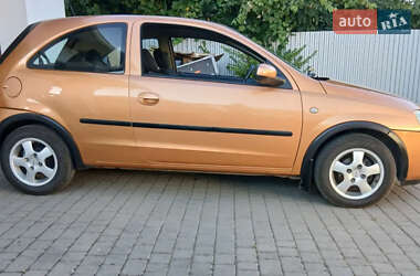 Хэтчбек Opel Corsa 2004 в Черновцах