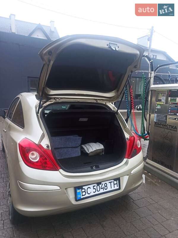 Хэтчбек Opel Corsa 2007 в Львове