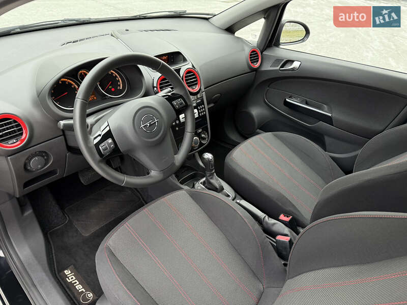 Хэтчбек Opel Corsa 2009 в Луцке