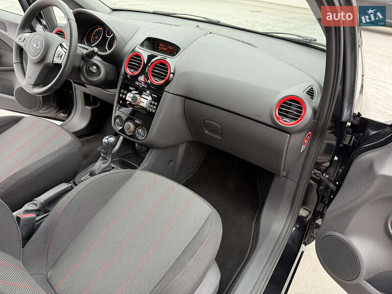 Хэтчбек Opel Corsa 2009 в Луцке