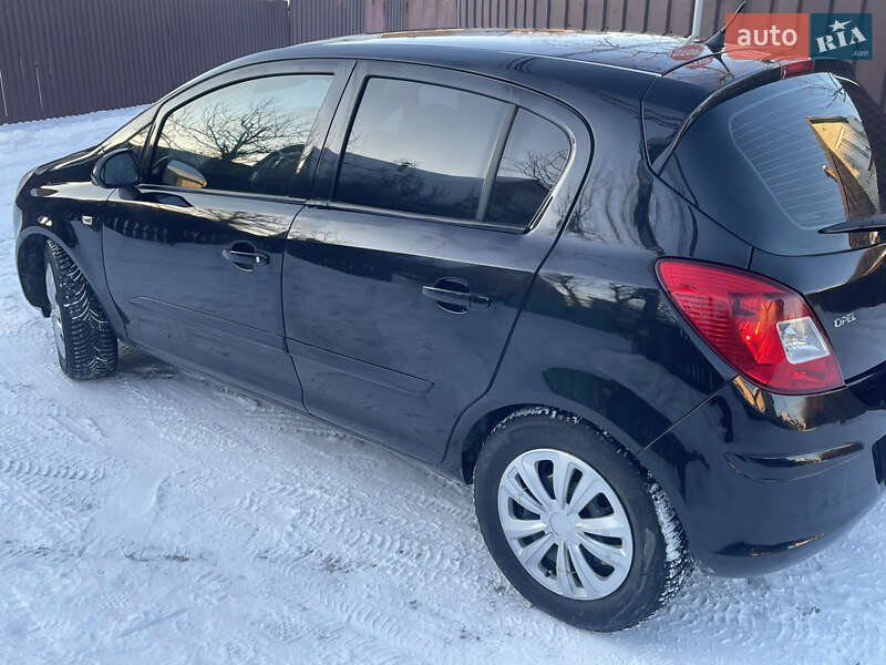 Хэтчбек Opel Corsa 2007 в Киеве
