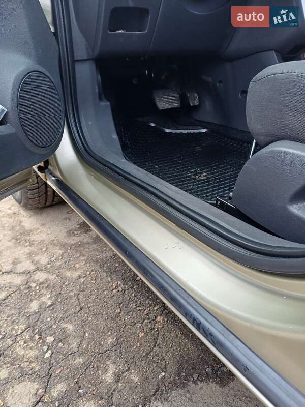 Хэтчбек Opel Corsa 2008 в Великодолинском