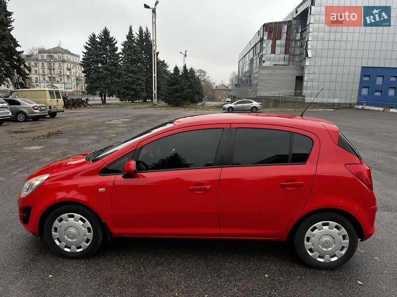 Хетчбек Opel Corsa 2012 в Дніпрі