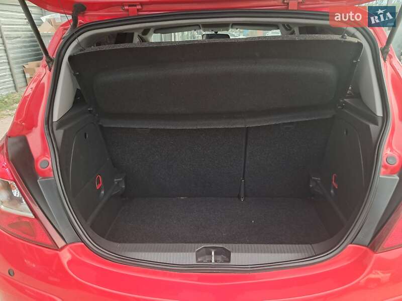 Хетчбек Opel Corsa 2012 в Дніпрі