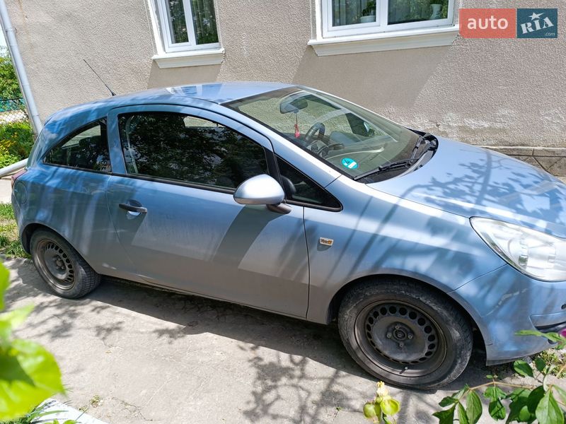 Хэтчбек Opel Corsa 2009 в Волочиске