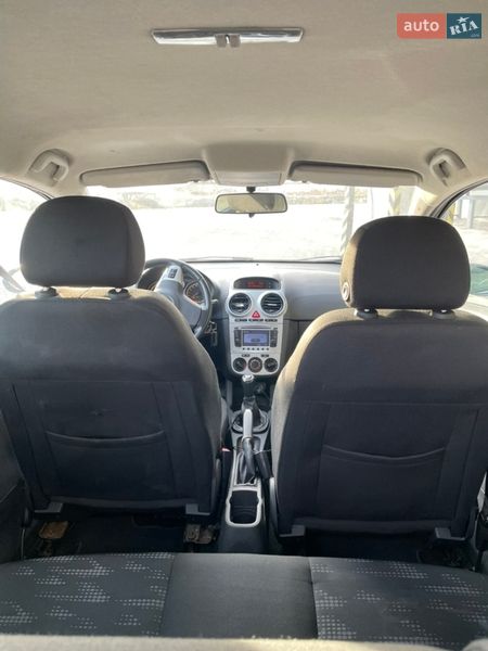 Хетчбек Opel Corsa 2011 в Калуші
