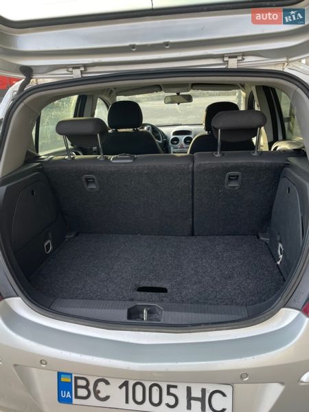 Хетчбек Opel Corsa 2011 в Калуші