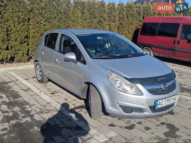 Хэтчбек Opel Corsa 2008 в Луцке