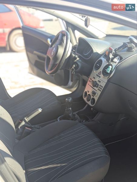 Хэтчбек Opel Corsa 2008 в Луцке