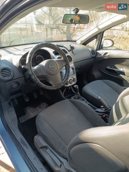 Хэтчбек Opel Corsa 2009 в Волочиске