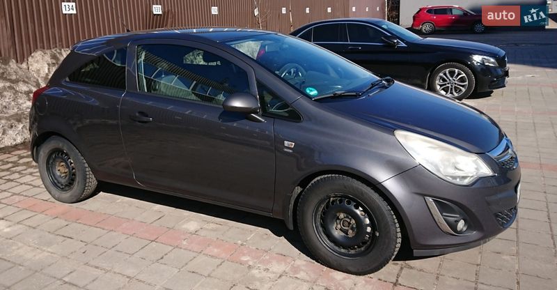 Хэтчбек Opel Corsa 2011 в Житомире
