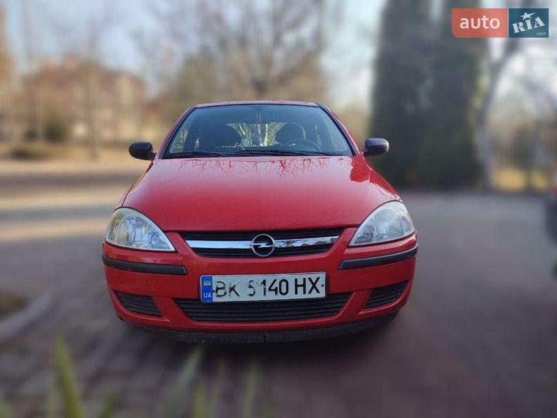 Хэтчбек Opel Corsa 2005 в Ровно