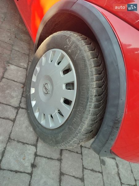Хэтчбек Opel Corsa 2005 в Ровно