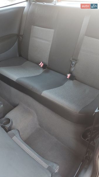 Хэтчбек Opel Corsa 2005 в Ровно