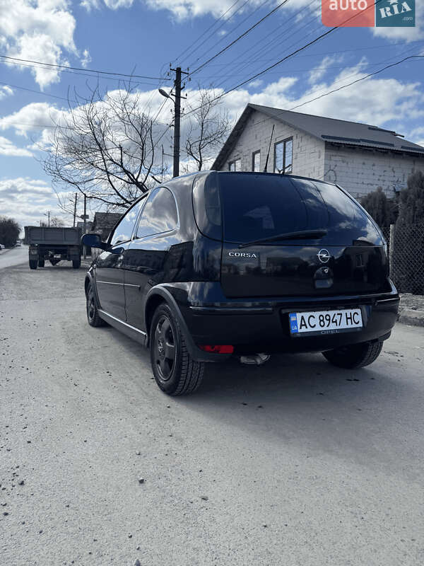 Хэтчбек Opel Corsa 2005 в Луцке