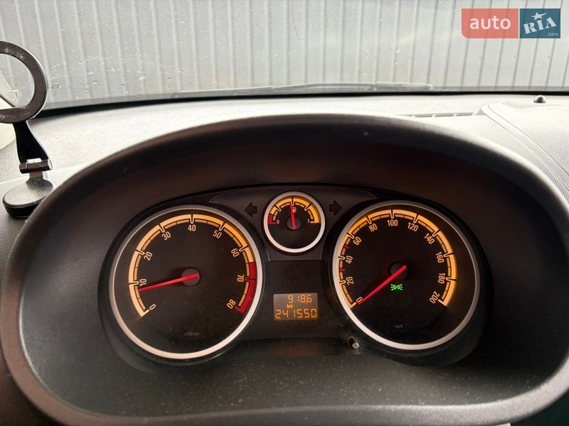 Хетчбек Opel Corsa 2010 в Старокостянтинові