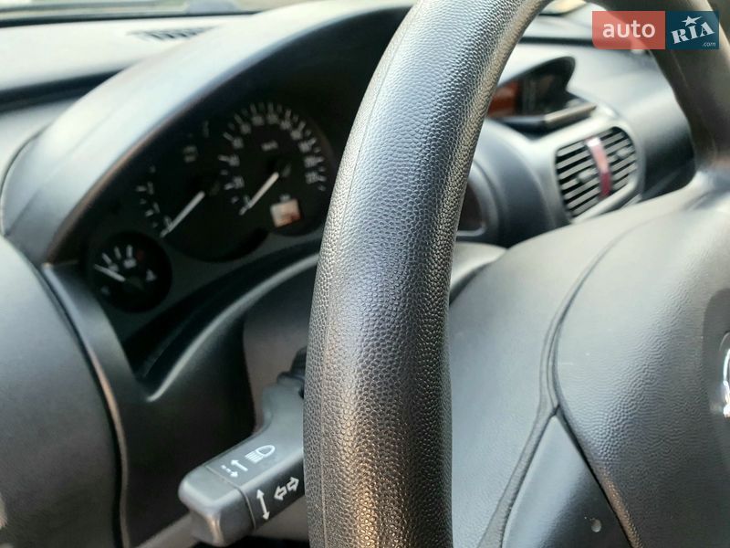 Хэтчбек Opel Corsa 2001 в Харькове