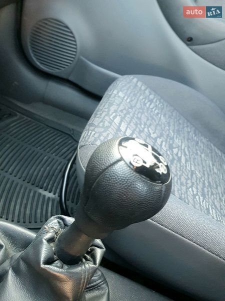 Хэтчбек Opel Corsa 2001 в Харькове