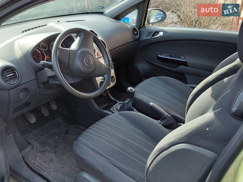 Хэтчбек Opel Corsa 2006 в Полтаве
