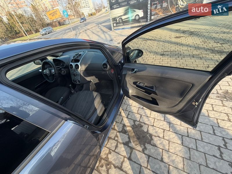 Хэтчбек Opel Corsa 2008 в Львове