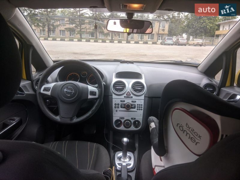 Хэтчбек Opel Corsa 2010 в Полтаве
